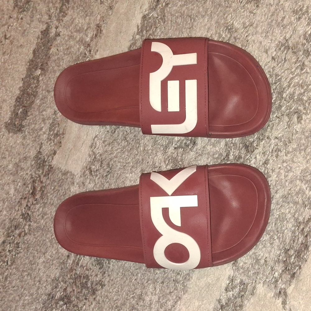 Oakley Slides